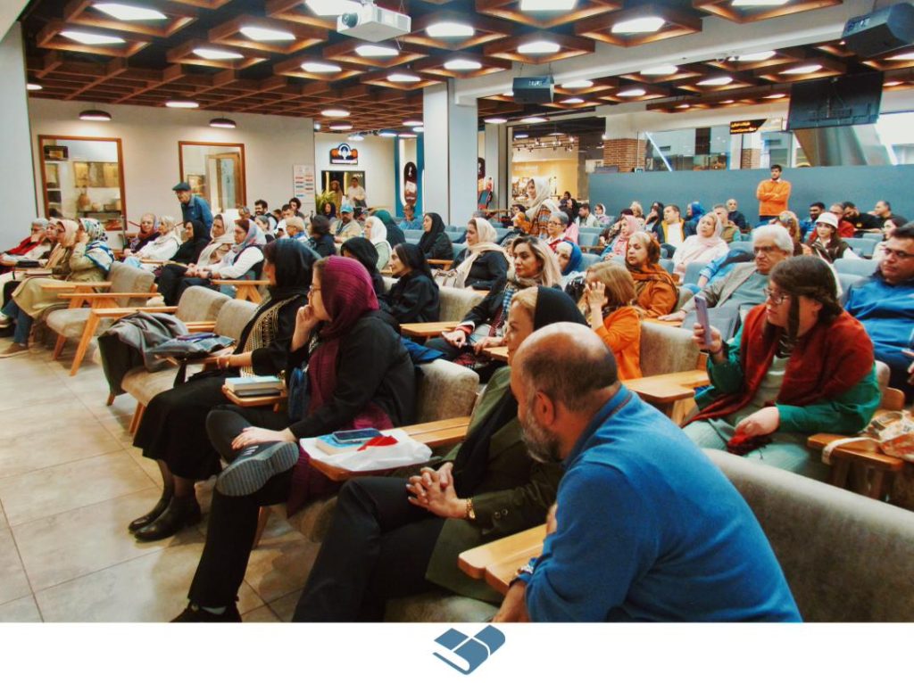 گزارش تصویری از جشن رونمایی از کتاب ستارهی لیلا به قلم یاسمن خلیلیفرد